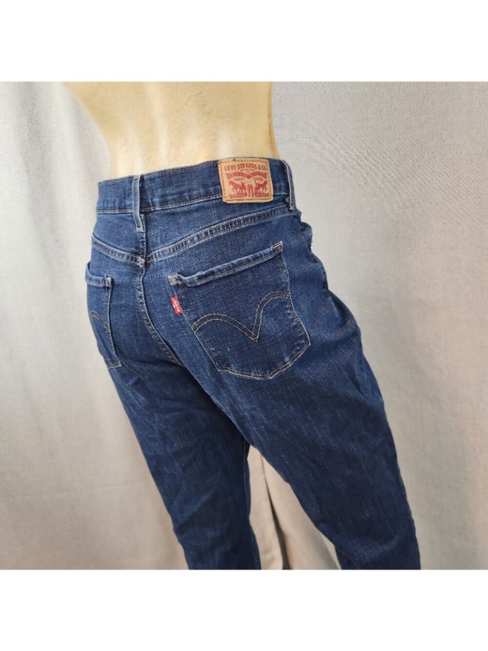 Levis Blue Med Wash Classic Straight Denim Blue Jeans Size 12 LARGE 32 Wx 29 I - Picture 6 of 8